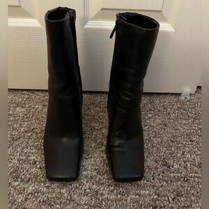 Black Leather Sam Edelman Ankle Boots with Stacked Heel. Size 7.